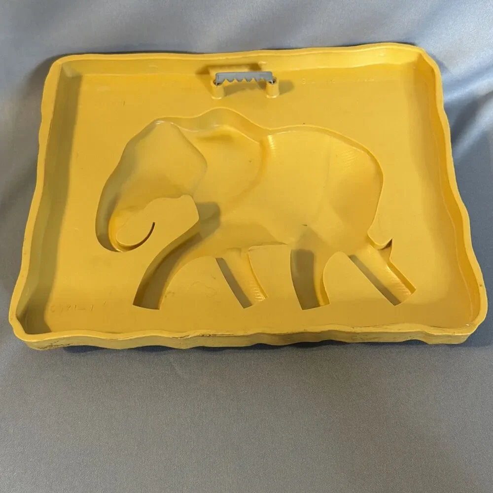Elephant Wall Hanging Decor Plastic Made USA Jungle Rustic Style HOME INTERIORS
